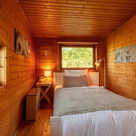 Hébergement de vacances Blockhaus Eifelsteig W/ Kamin Garten & Feuerstelle Berndorf (Vulkaneifel)